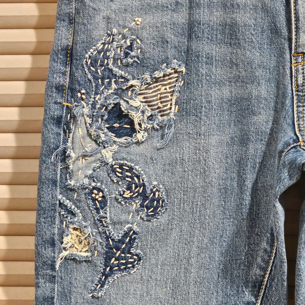 Pilcro Anthropologie Slim Boyfriend Embroidered Patchwork Jeans 28 Petite Boho - Picture 2 of 12